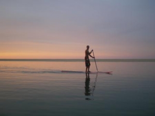  Paddle Surf temprano en la mañana 
